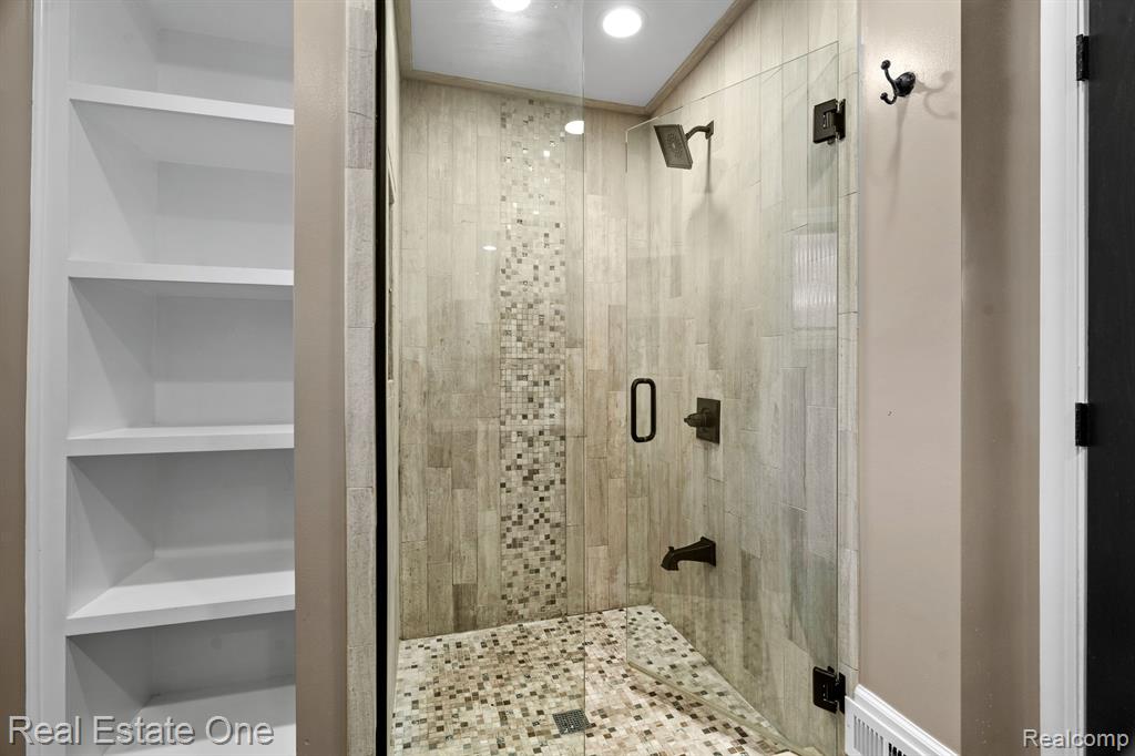 819 S HIGHLAND Street, Dearborn, MI 48124 — Photo 18