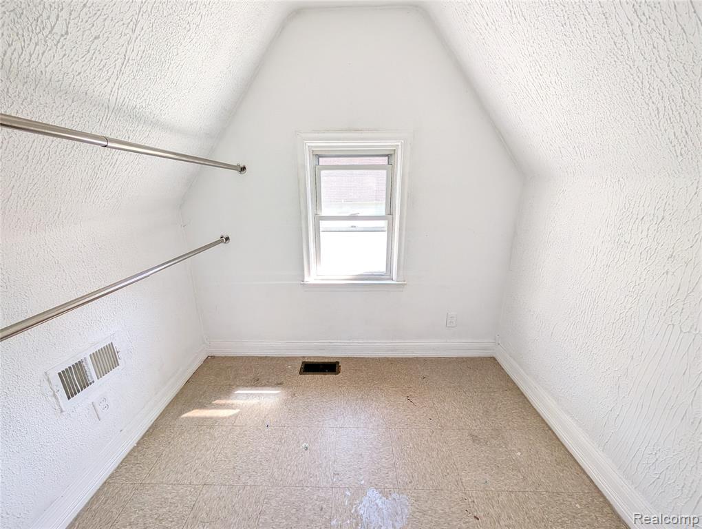 32 LABADIE Street, Ecorse, MI 48229 — Photo 14