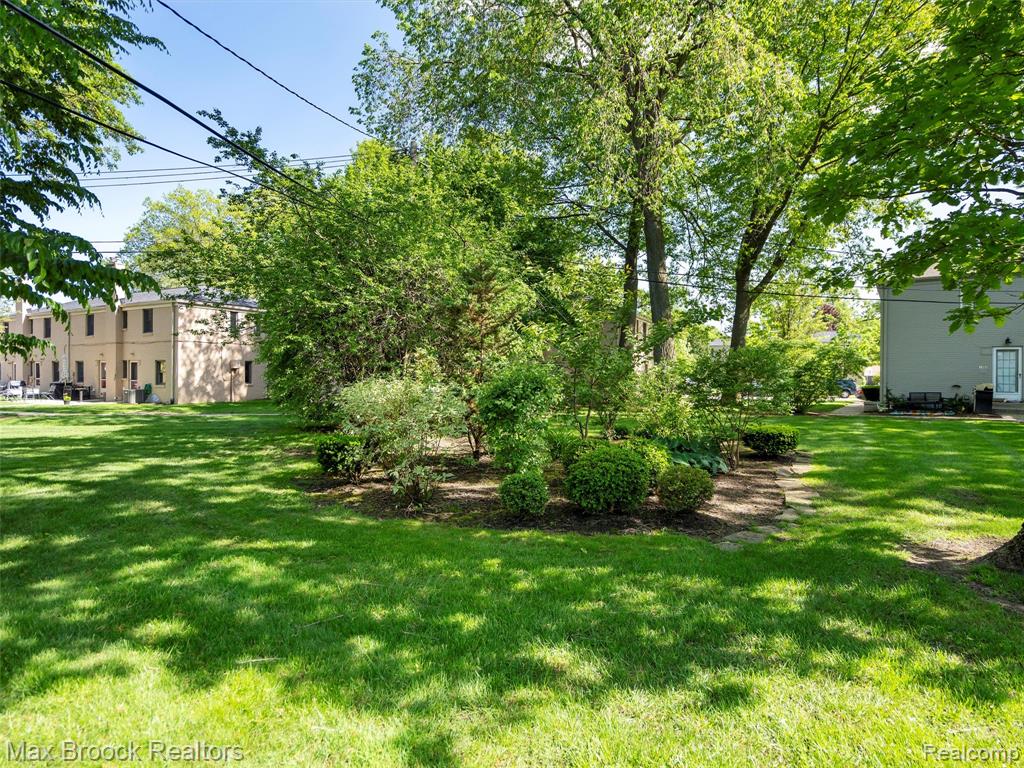 702 Graefield Court, Birmingham, MI 48009 — Photo 26