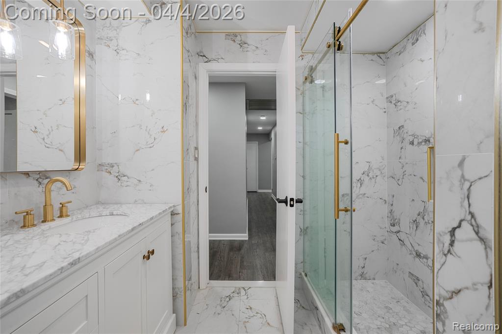 7117 N Evangeline Street, Dearborn Heights, MI 48127 — Photo 26