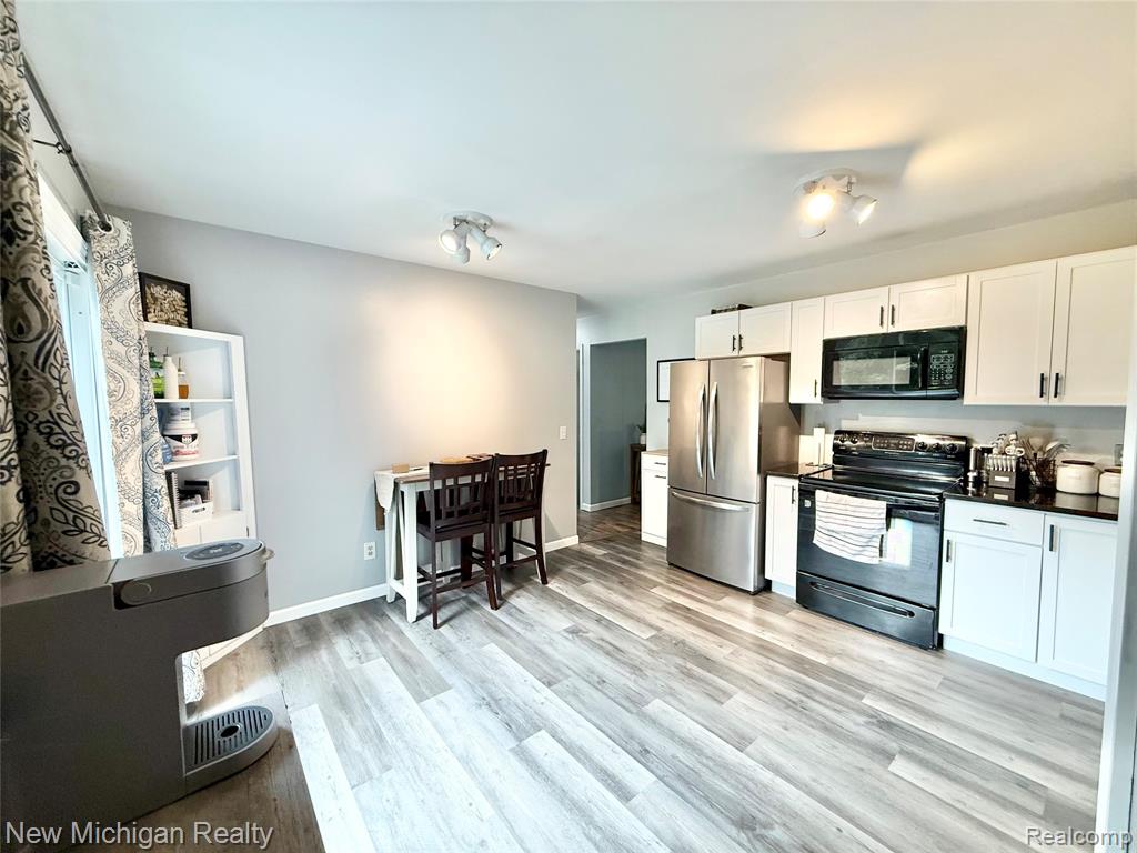 5534 Continental Road, Grand Blanc, MI 48439 — Photo 15