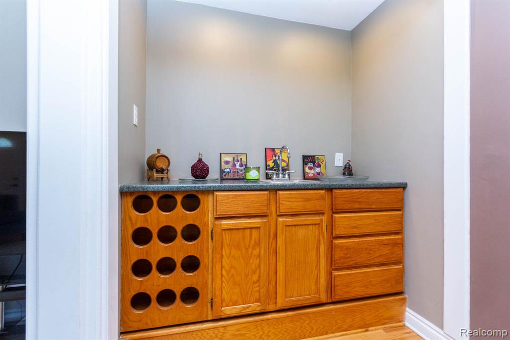 27948 Green Willow Street, Farmington, MI 48331 — Photo 11