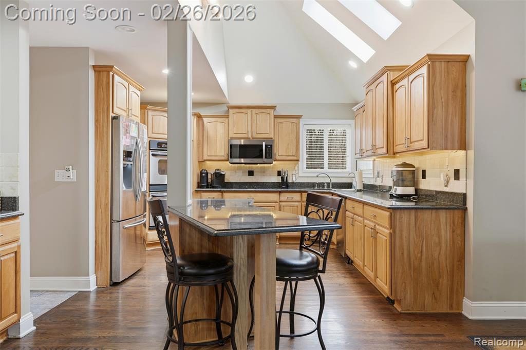 65690 North Avenue, Ray, MI, 00000