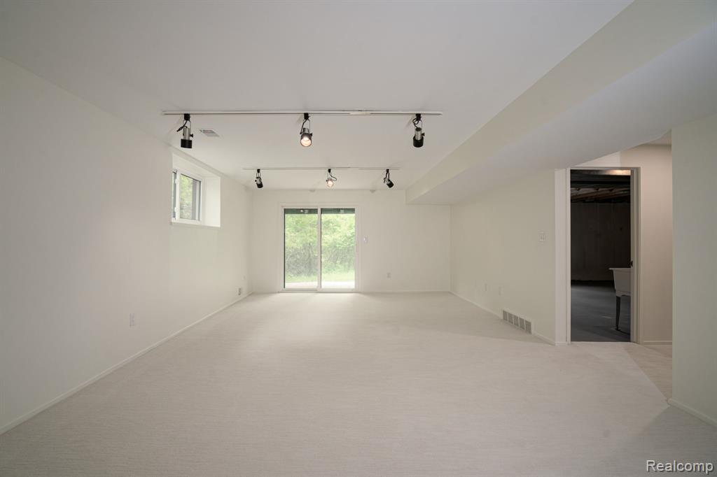 1907 Raymond Place, Bloomfield Hills, MI 48302 — Photo 37