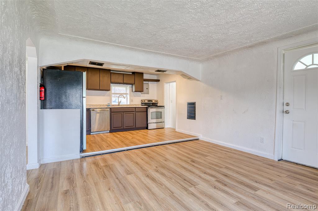 95 N Hulbert Street, White Lake, MI — Photo 11