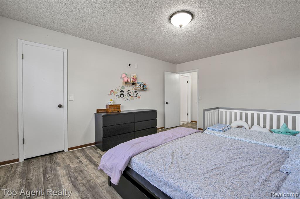 42185 KINGSLEY Drive, Clinton Twp, MI 48038 — Photo 18