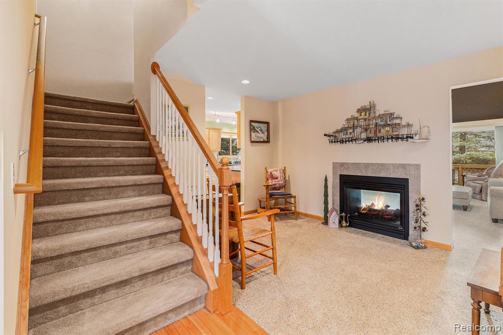 6173 NORTHRIDGE HILLS Drive, Brighton, MI 48116 — Photo 5