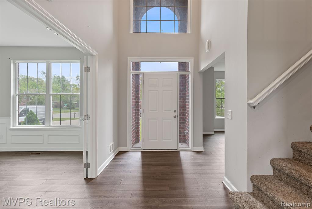 5325 SHOREWOOD Drive, Fort Gratiot, MI 48059 — Photo 5