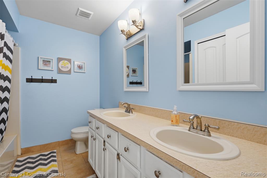 47008 Cider Mill Drive, Novi, MI — Photo 37