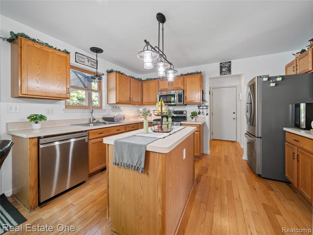 4445 Old Warner Court, Milford, MI 48380 — Photo 8