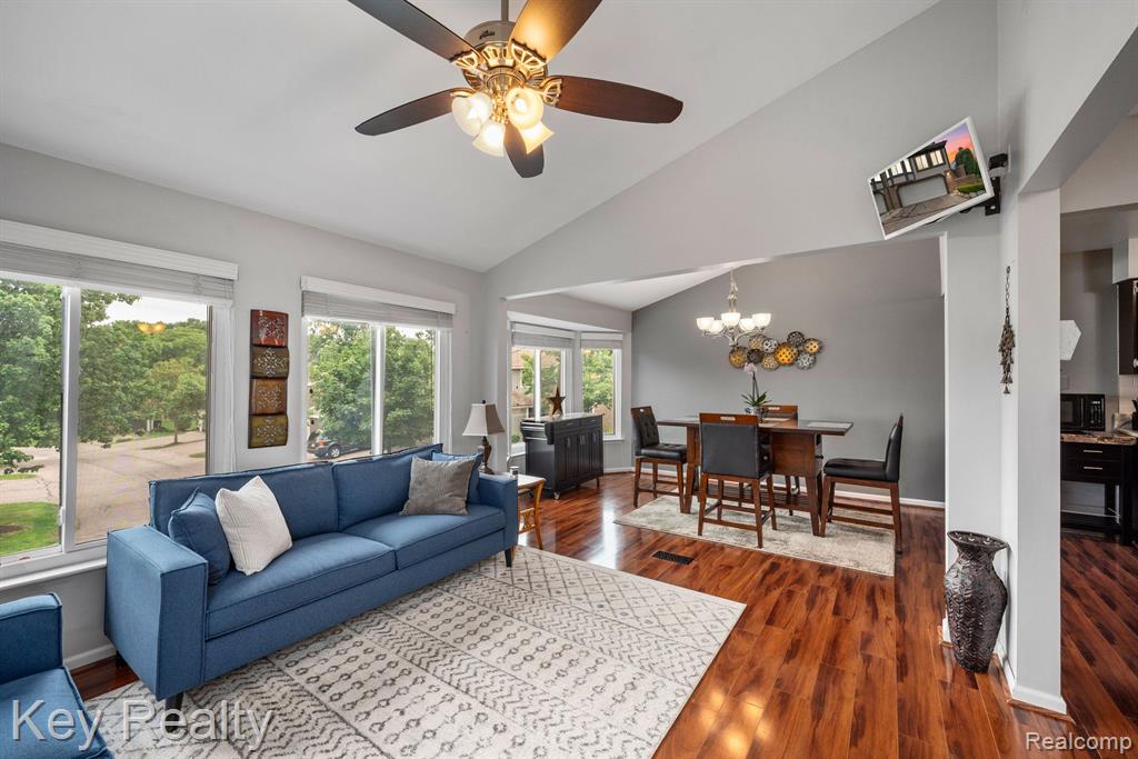 1100 WASHINGTON Circle, Northville, MI 48167 — Photo 7