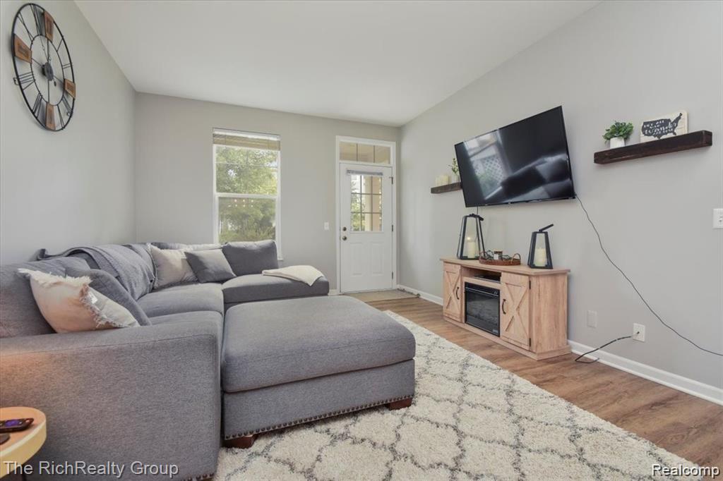 330 RED RYDER Drive, 43, Plymouth, MI 48170 — Photo 3