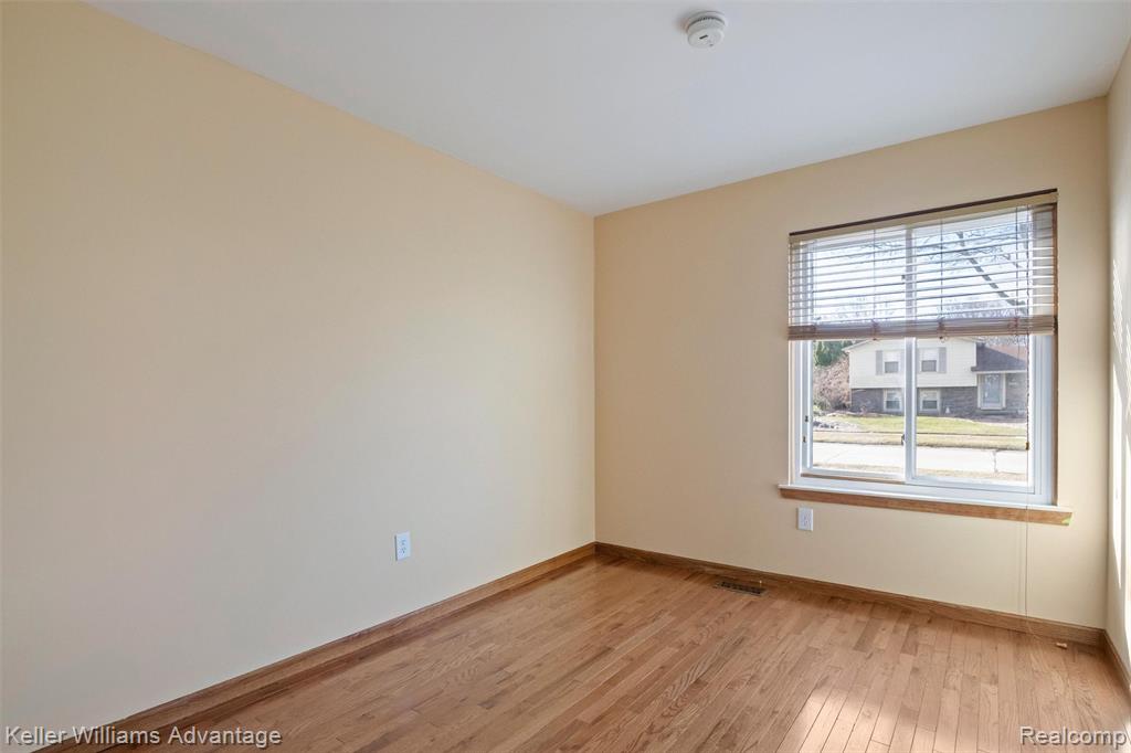44528 WHITMAN Avenue, Canton, MI 48187 — Photo 17