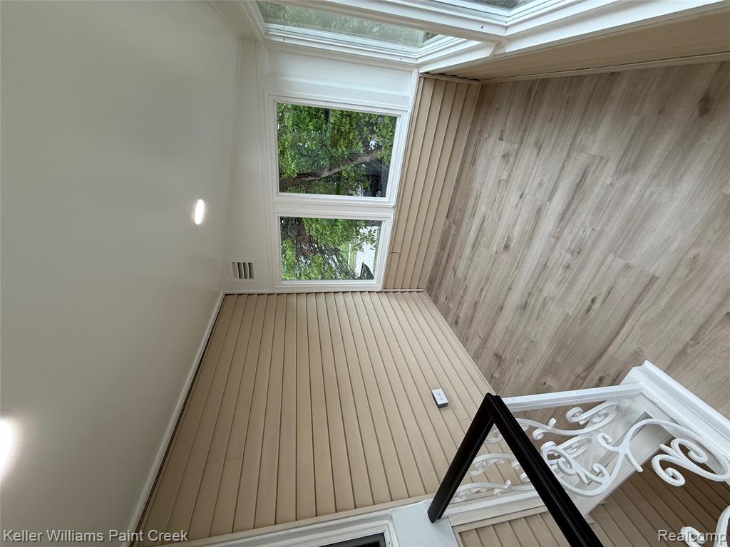 410 E Twelve mile Road, Royal Oak, MI 48073 — Photo 11