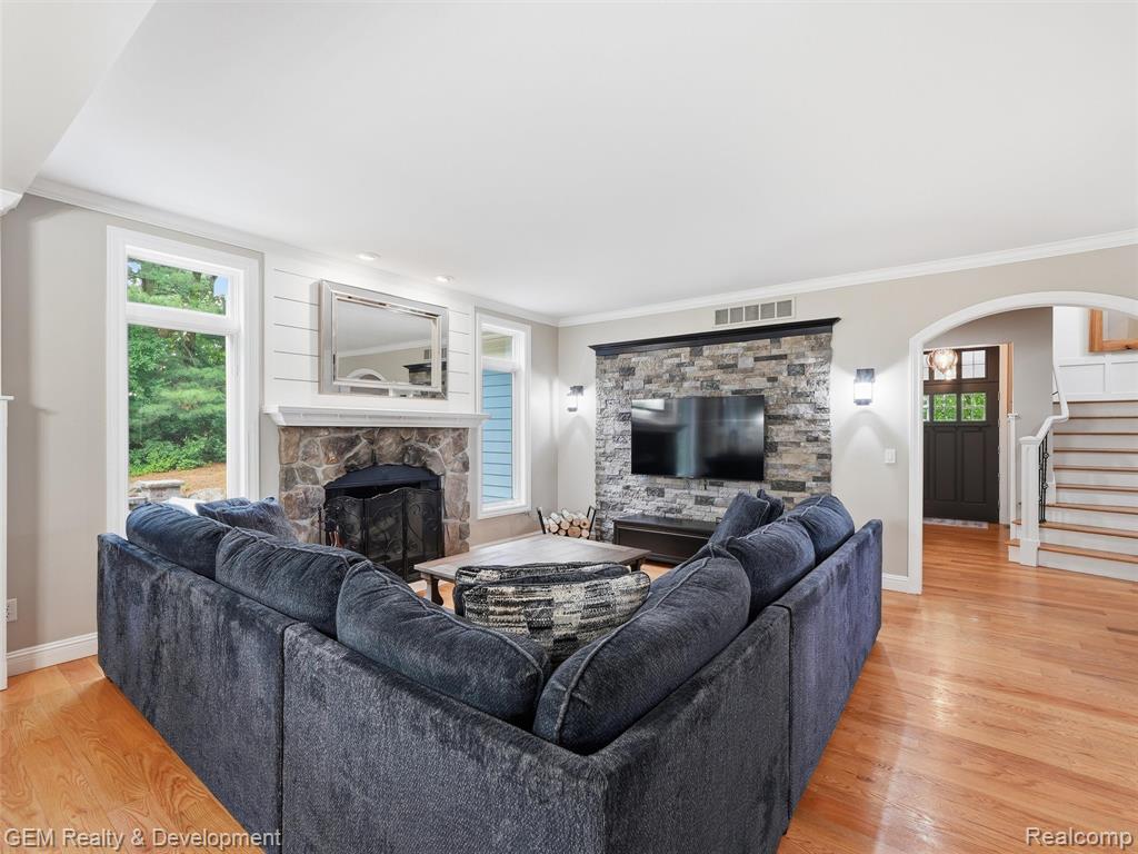 45625 W 9 Mile Road, Novi, MI — Photo 6
