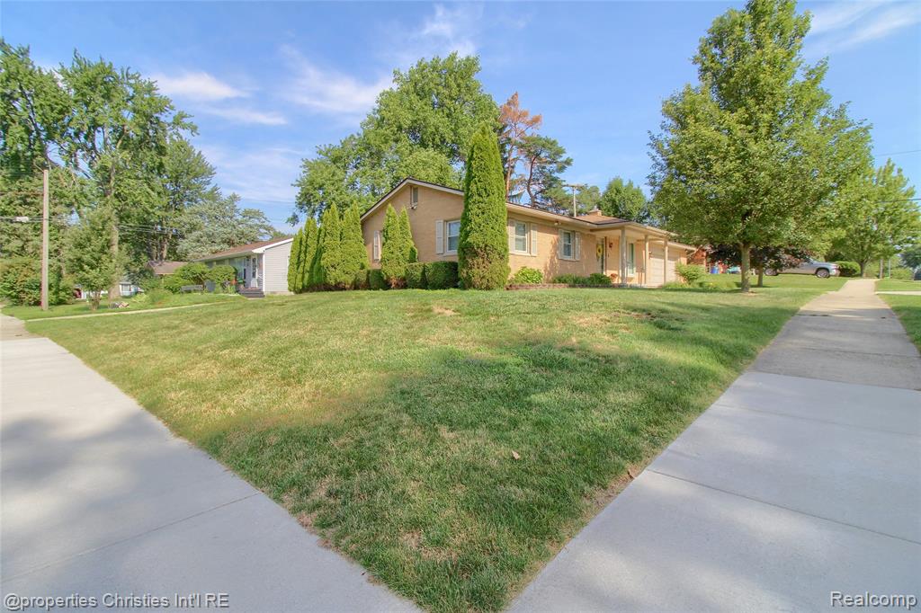 565 Center Ridge, South Lyon, MI 48178 — Photo 3