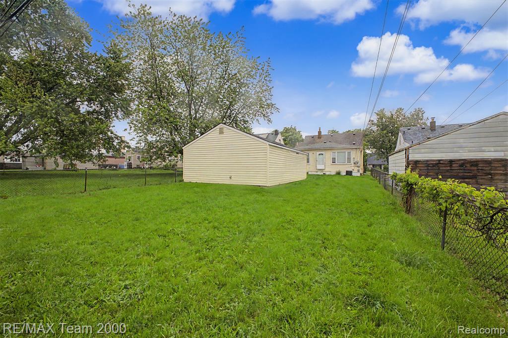 5635 Westpoint Street, Dearborn Heights, MI 48125 — Photo 30