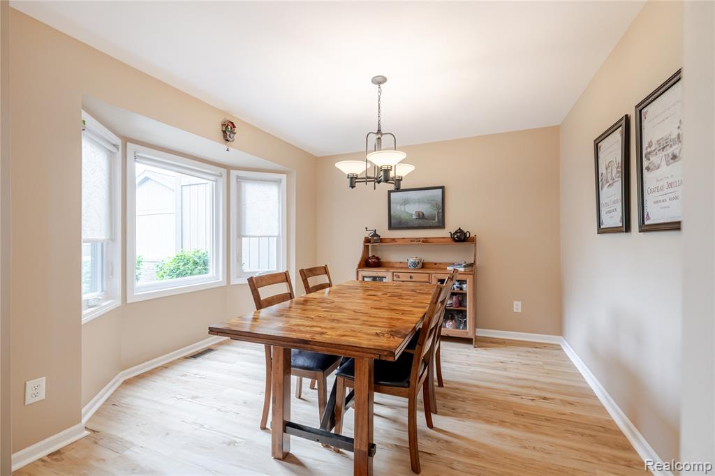 9892 Hawthorne Glen Drive, Grosse Ile, MI 48138 — Photo 16