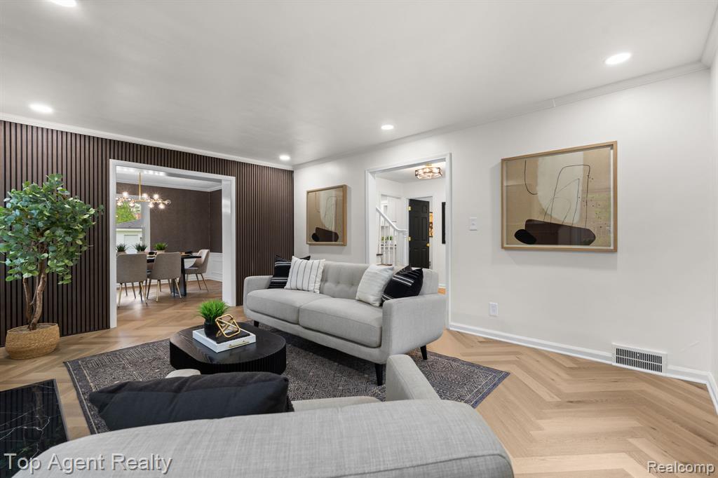 1894 Broadstone Road, Grosse Pointe Woods, MI 48236 — Photo 12