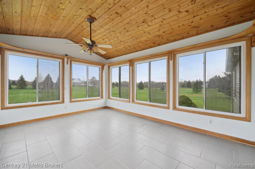 6452 E MAPLE Avenue, Grand Blanc, MI 48439 — Photo 42