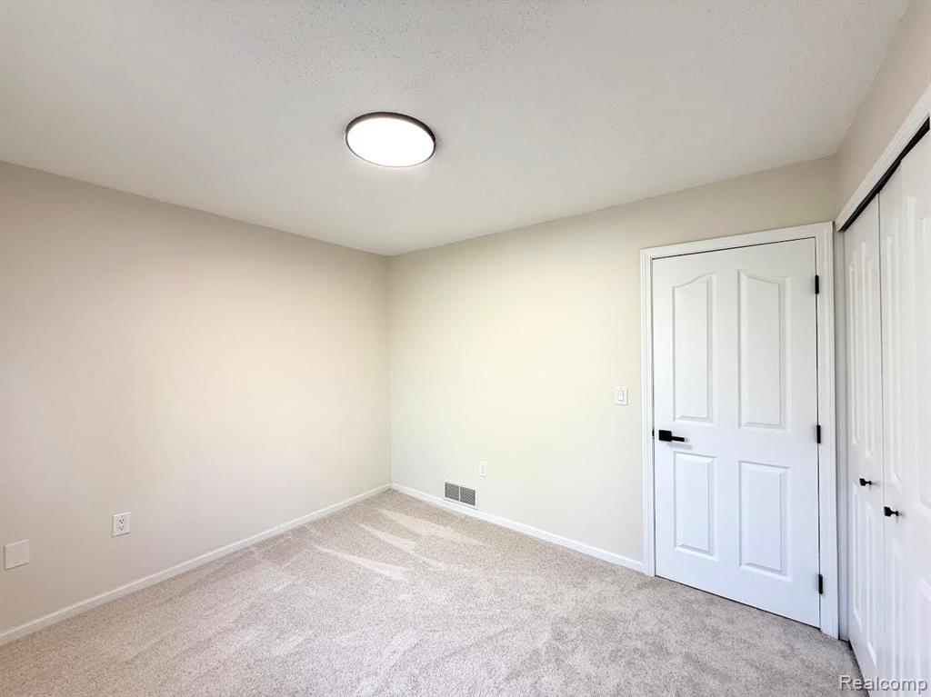 6505 POCAHONTAS Street, Westland, MI — Photo 32