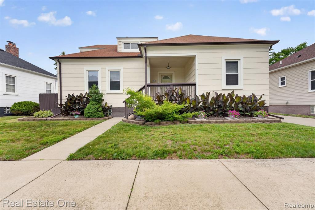 466 Spruce Street, Wyandotte, MI 48192 — Photo 2