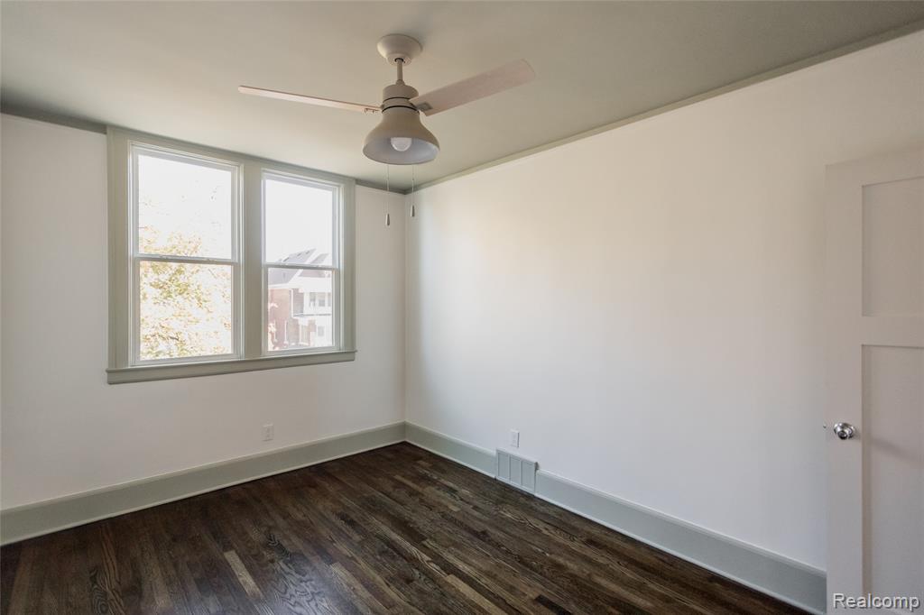 4157 Burns Street, Detroit, MI 48214 — Photo 11