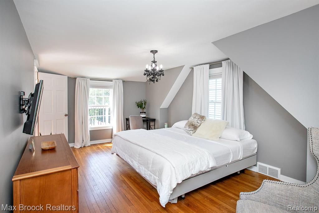 10475 Vernon Avenue, Huntington Woods, MI — Photo 27