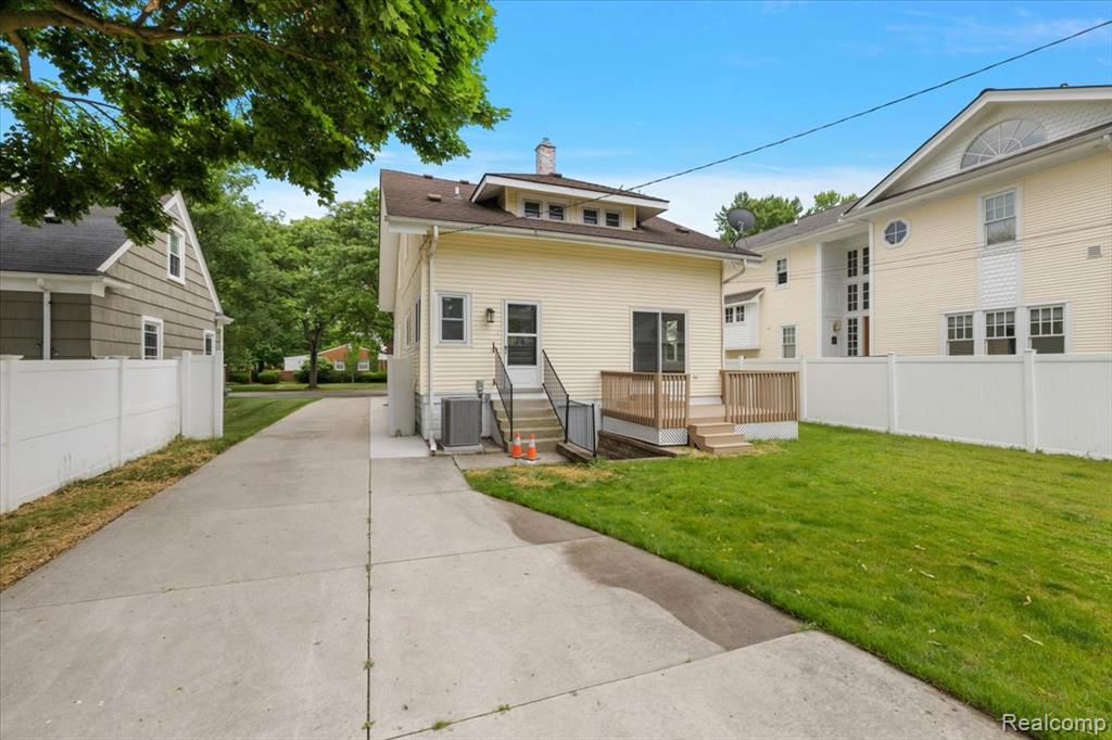 776 W LINCOLN Street, Birmingham, MI 48009 — Photo 39