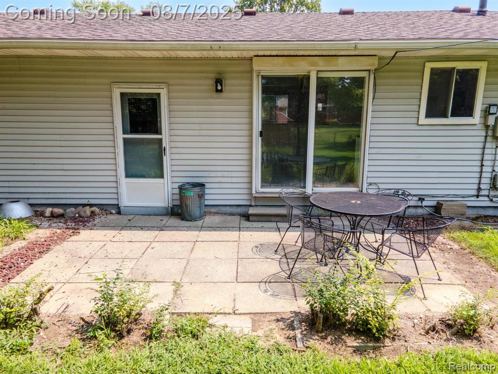 43403 Vivian Drive, Sterling Heights, MI 48313 — Photo 32