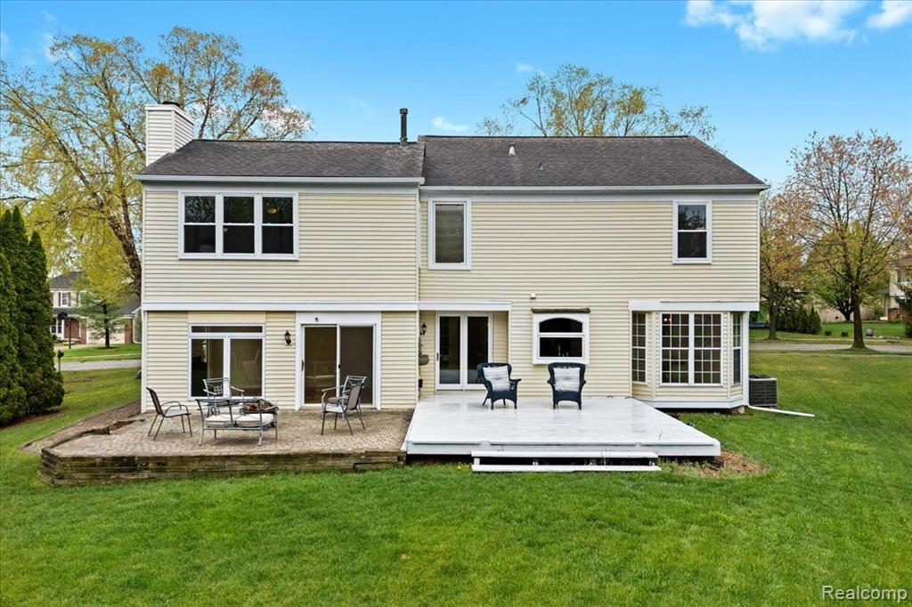 45273 Yorkshire Drive, Novi, MI — Photo 44