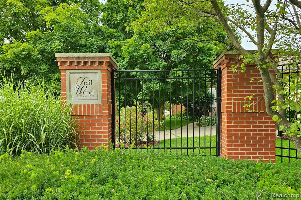 45550 DENISE, Plymouth, MI 48170 — Photo 52