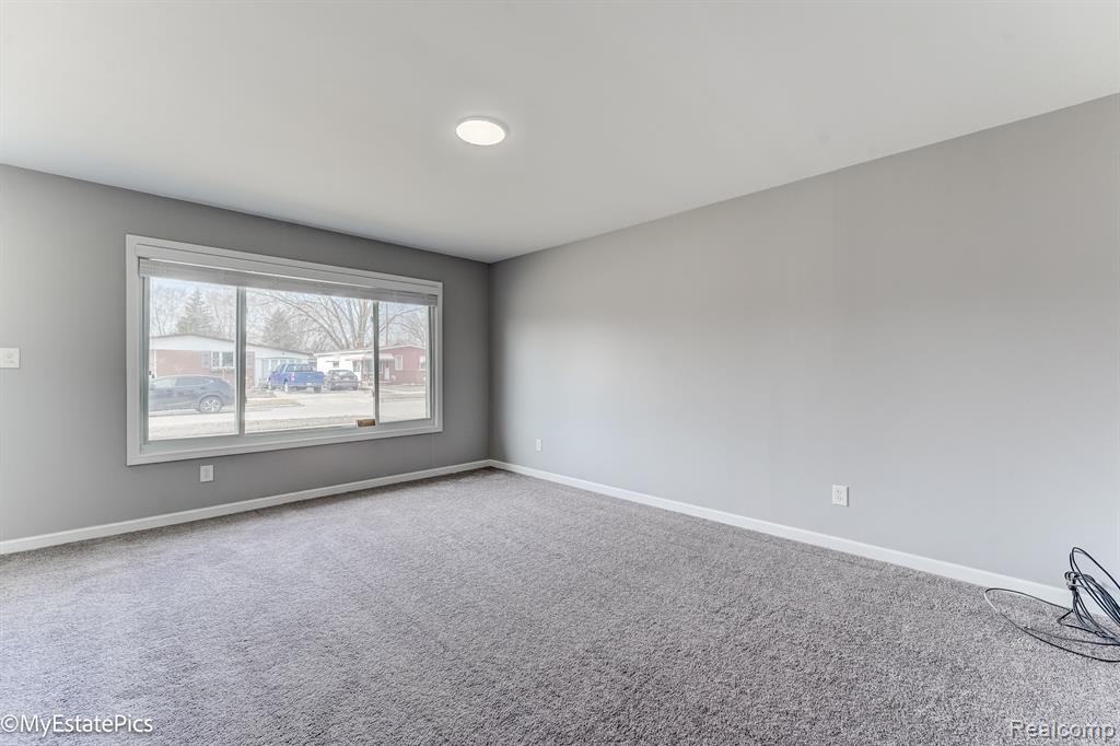 547 S Hawthorne Street, Westland, MI 48186 — Photo 16