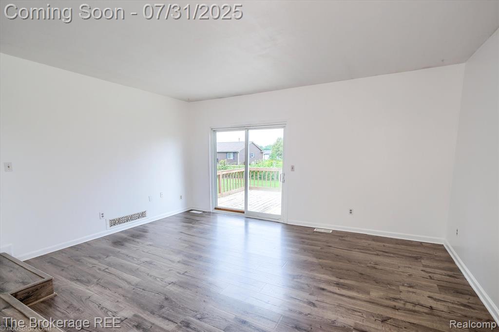 5010 Spring Well Lane, Grand Blanc, MI 48439 — Photo 11