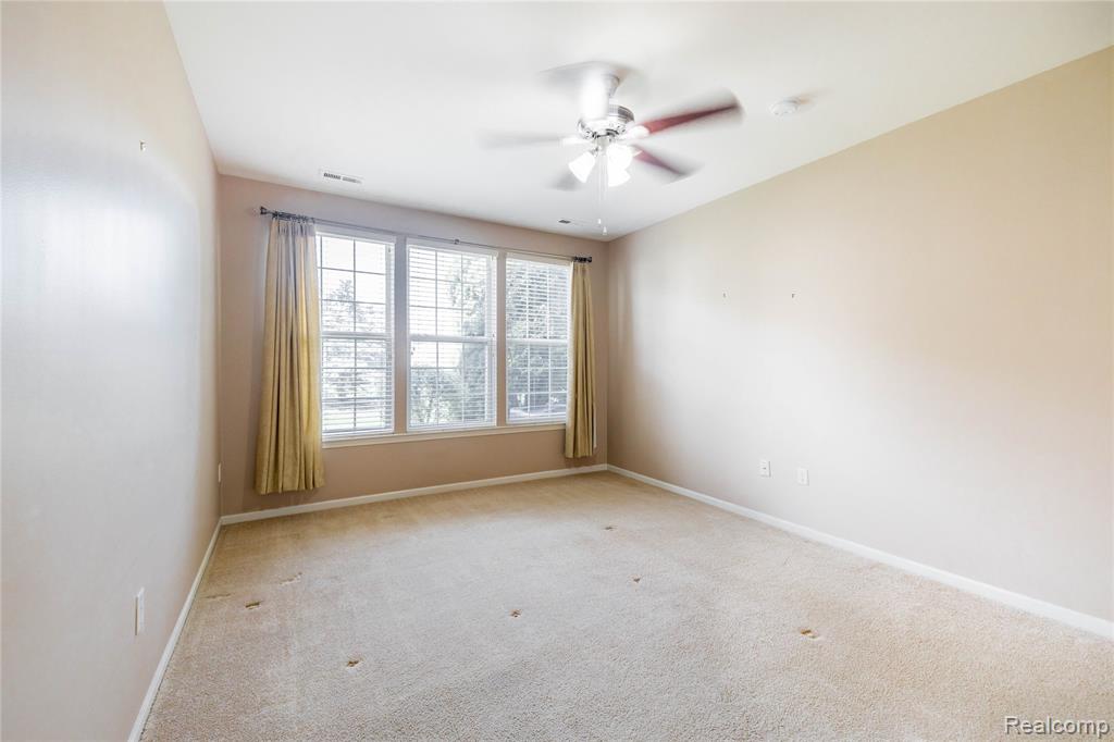 26624 Kirkway Circle, Woodhaven, MI 48183 — Photo 17