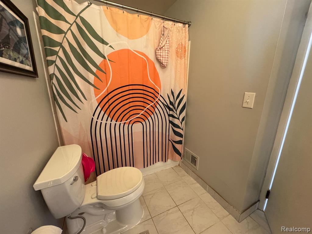2774 Roundtree Drive, Troy, MI 48083 — Photo 25