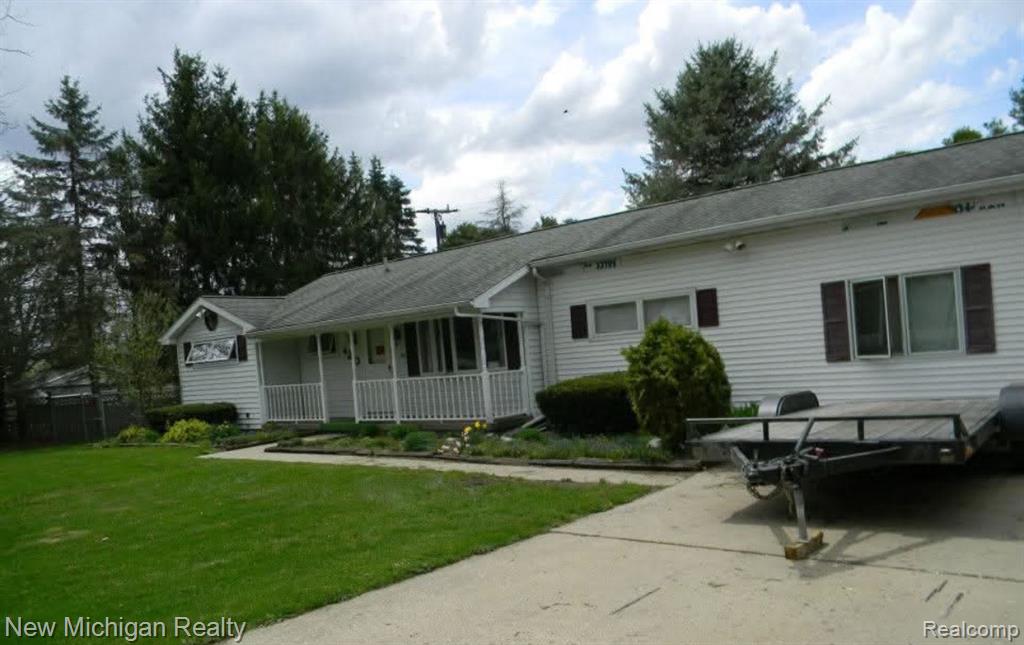 420 S Maple Street, Webberville, MI 48892 — front exterior