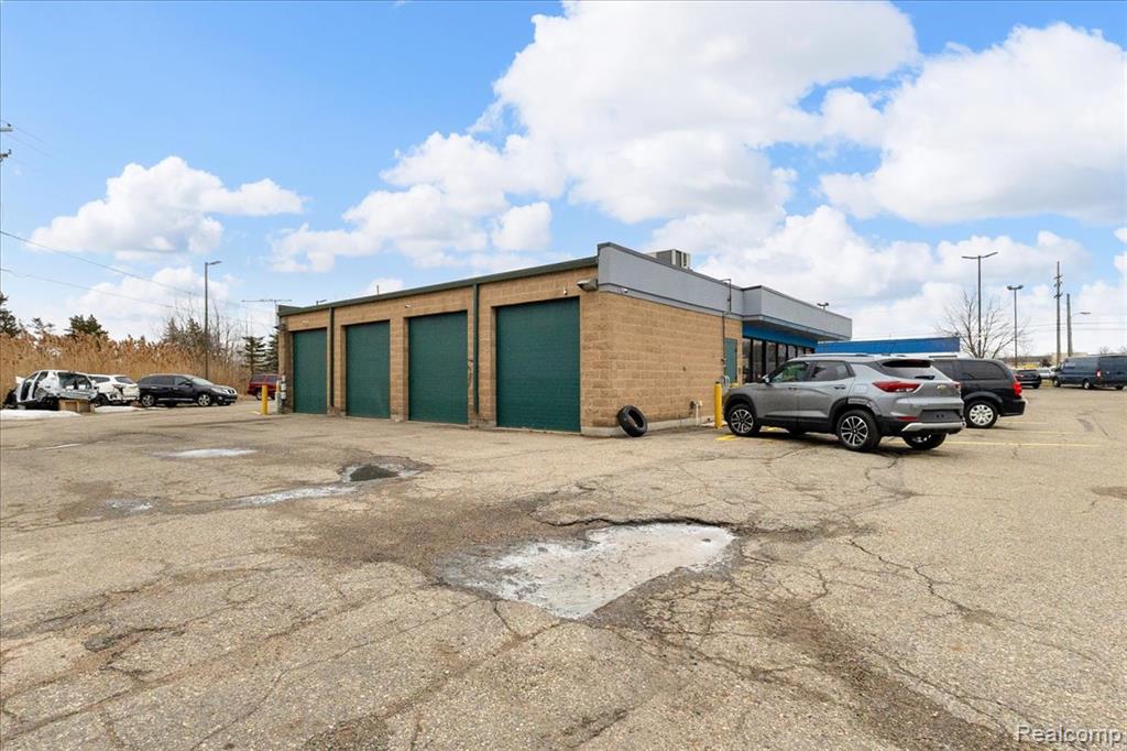 1315 S Waverly Road, Lansing, MI 48917 — Photo 5