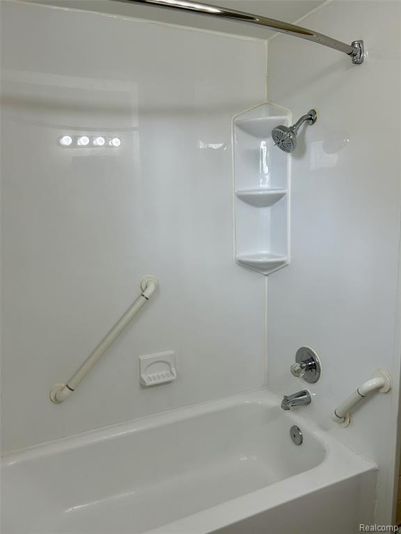 555 Antoine Street, Wyandotte, MI 48192 — Photo 12