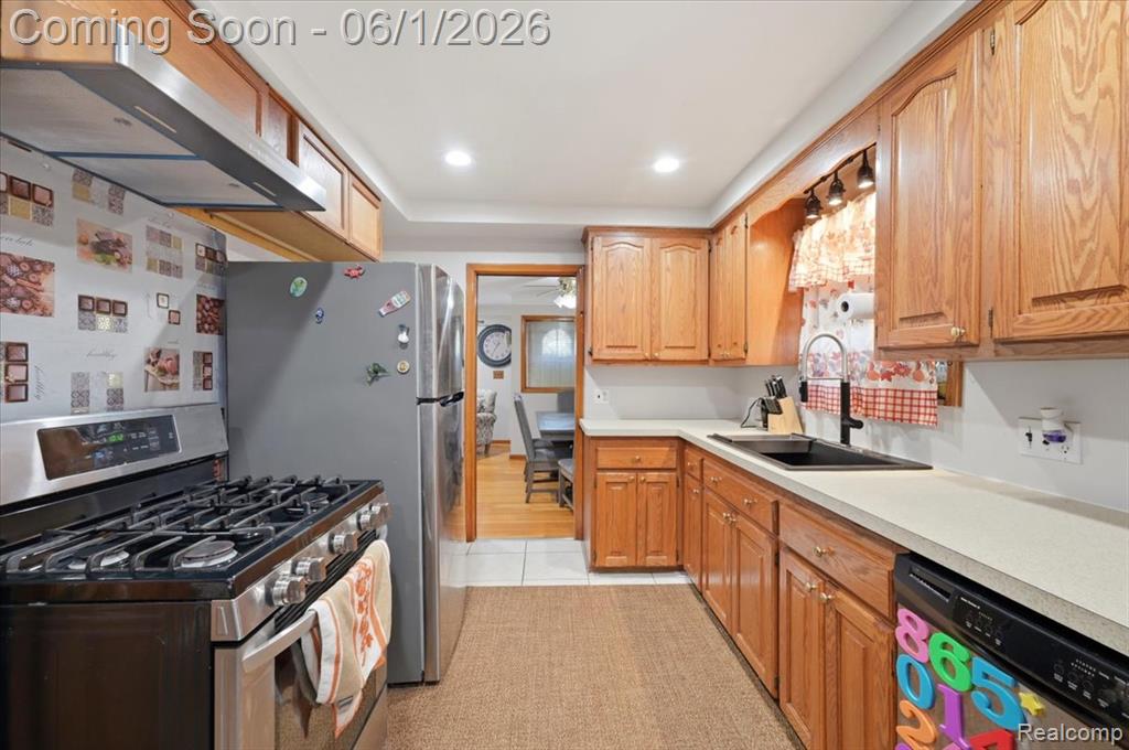 8271 Arnold Street, Dearborn Heights, MI 48127 — Photo 11