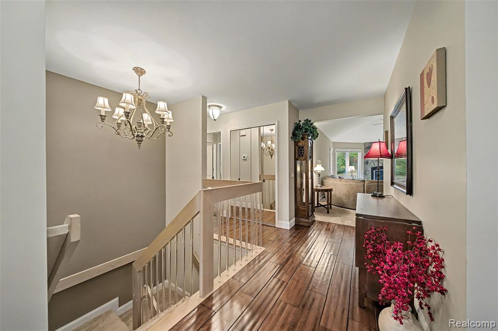 5893 Dawn Ridge Drive, Troy, MI 48098 — Photo 4