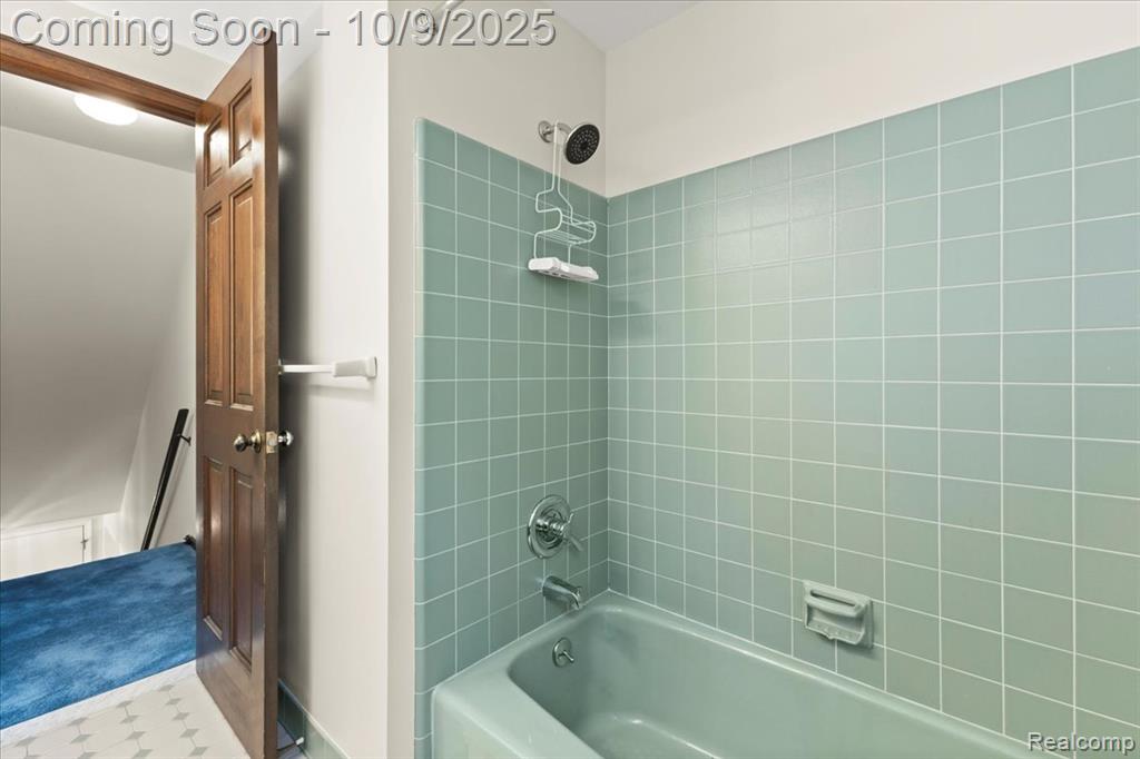 12190 Carriage Trail Circle, Davisburg, MI 48350 — Photo 35