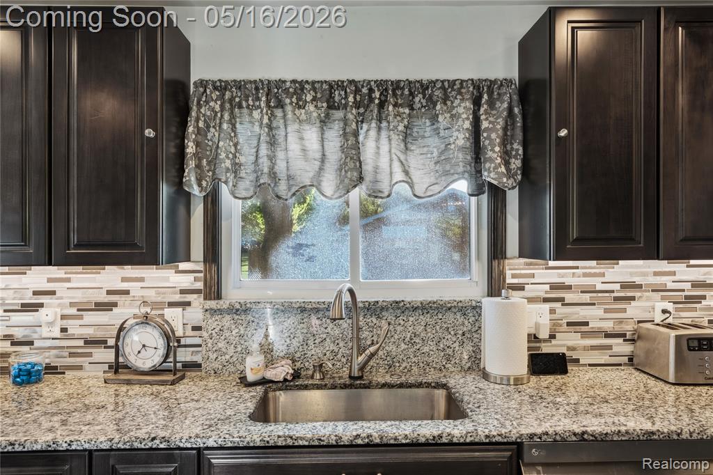 21420 Salisbury Avenue, Grosse Ile, MI 48138 — Photo 10
