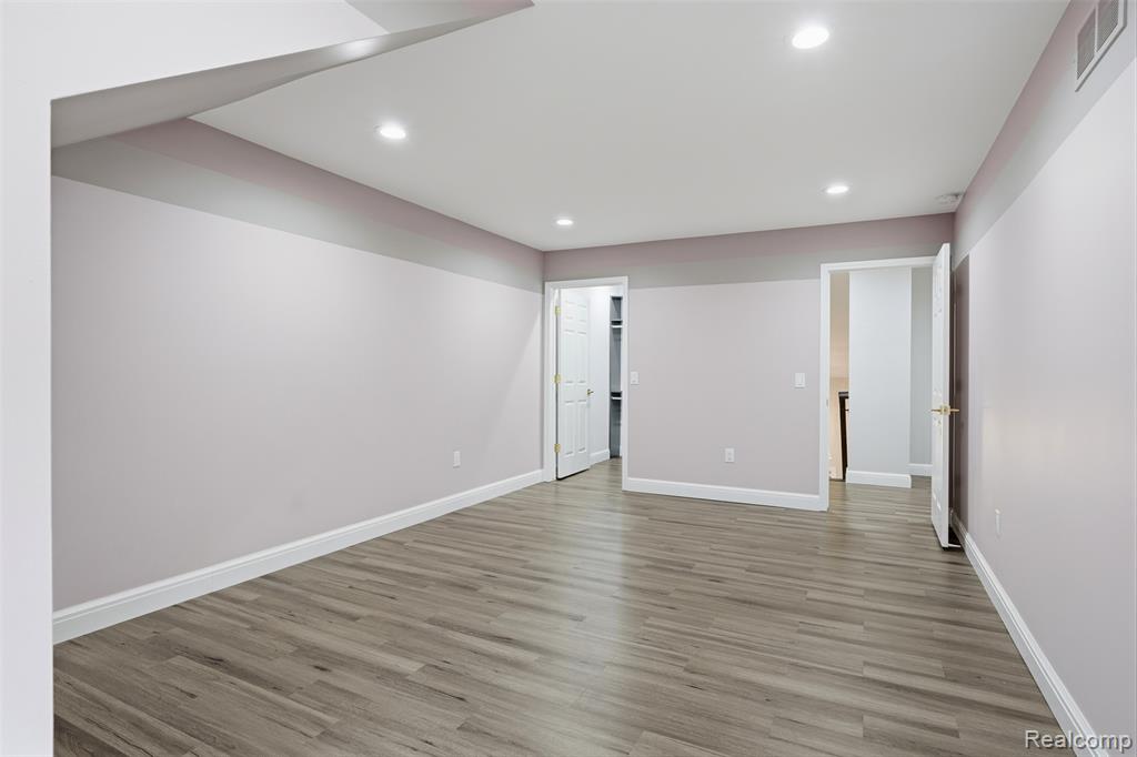 4212 April Lane, Sterling Heights, MI 48310 — Photo 26