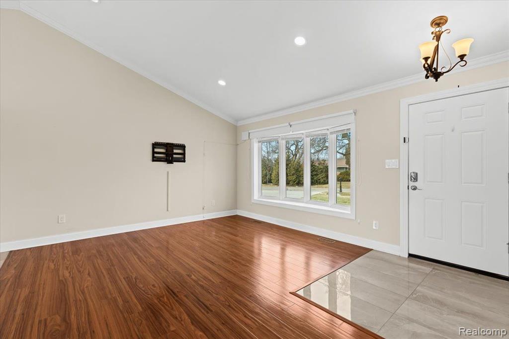 41099 Malott, Novi, MI — Photo 2