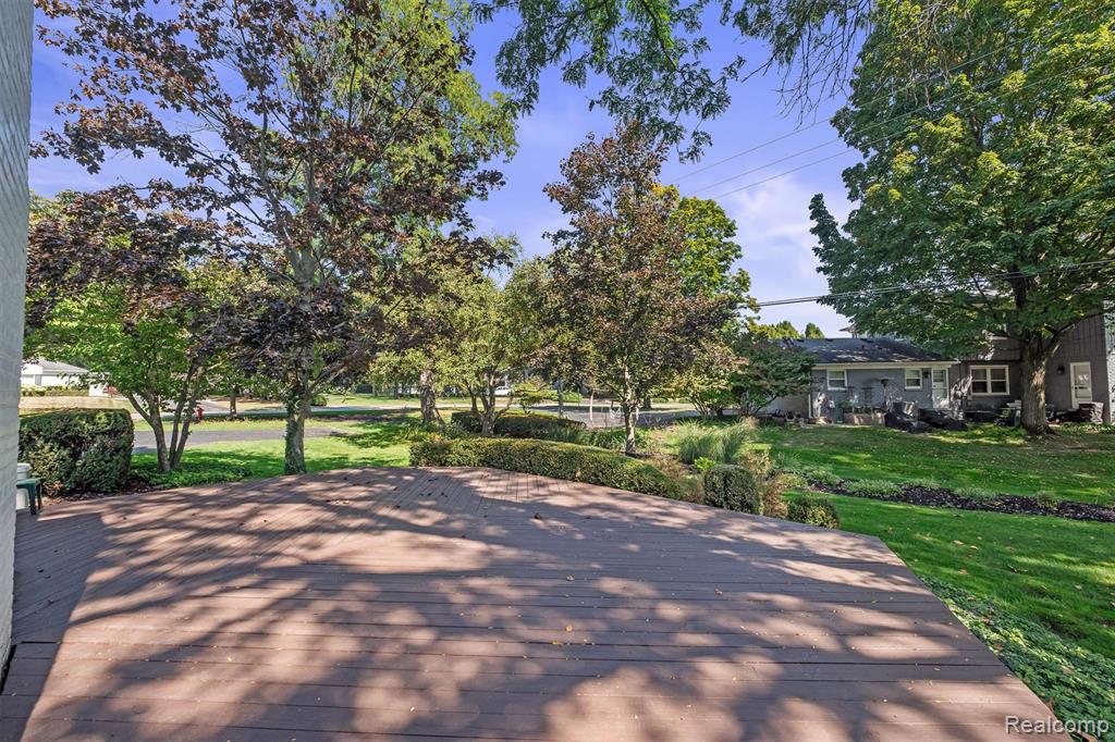 1348 Charrington Road, Bloomfield, MI 48301 — Photo 33