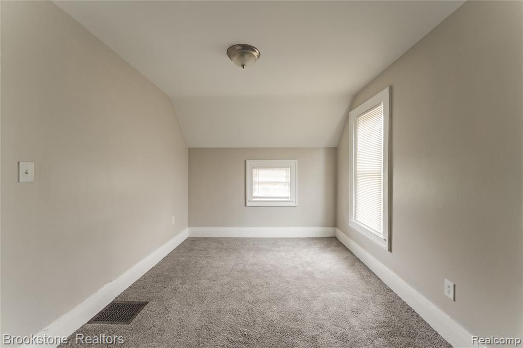 212 Sanderson Avenue, Pontiac, MI 48341 — Photo 15