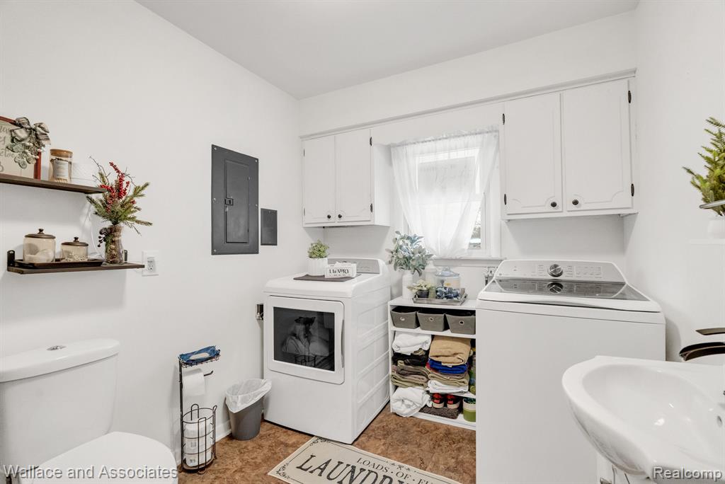 4440 Cambridge Drive, Port Huron, MI 48060 — Photo 22