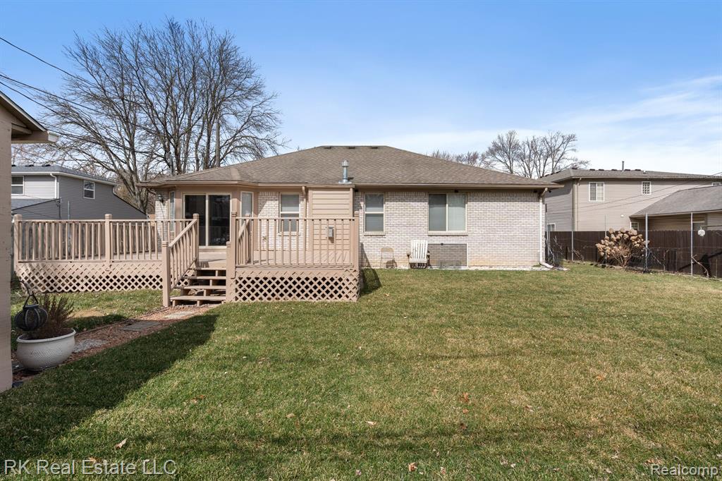 8948 RHODE Drive, Shelby Twp, MI 48317 — Photo 43
