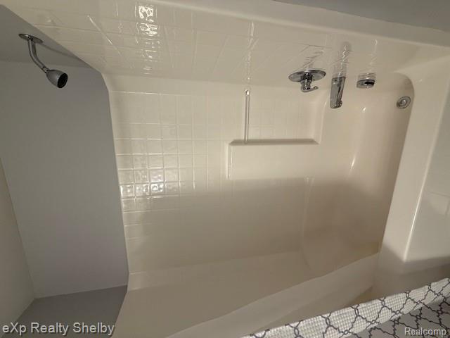 9103 Addington Drive, Commerce Twp, MI 48390 — Photo 20